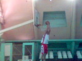 c mon ami tarik ki mesure 2m03 il é 1 expere de basketball